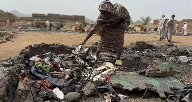 这里已被屠城，血迹太空可见-第12张图片-