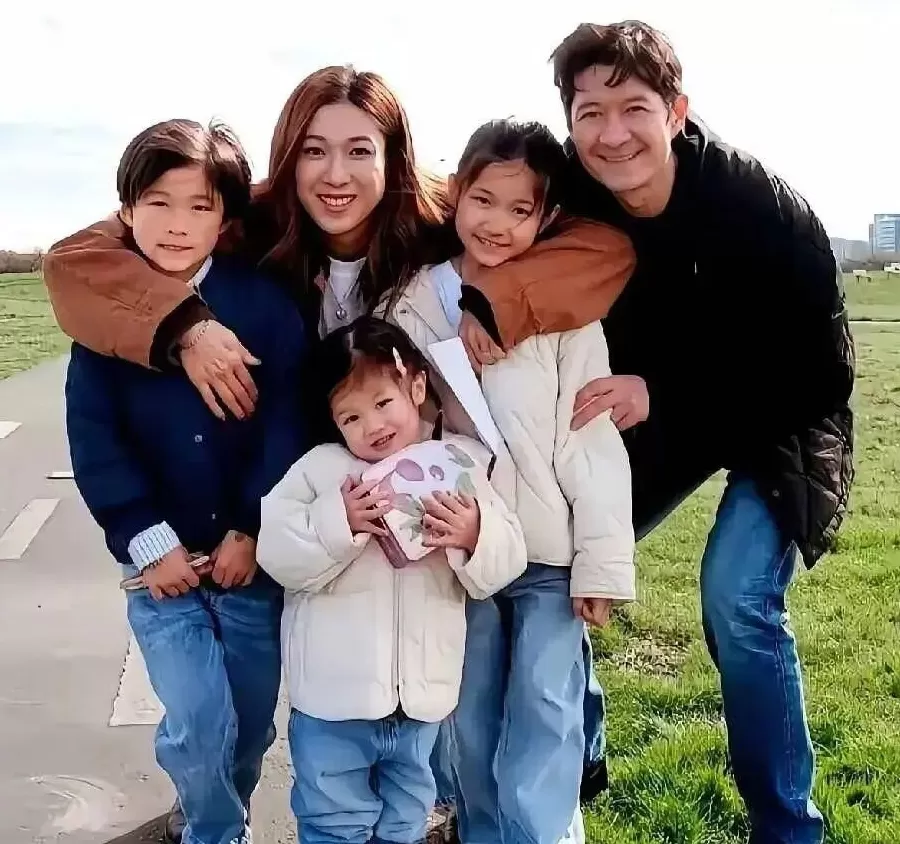 知名女星钟嘉欣起诉丈夫,争夺三个孩子抚养权-第1张图片- 知名女星钟嘉欣起诉丈夫,争夺三个孩子抚养权-第1张图片-