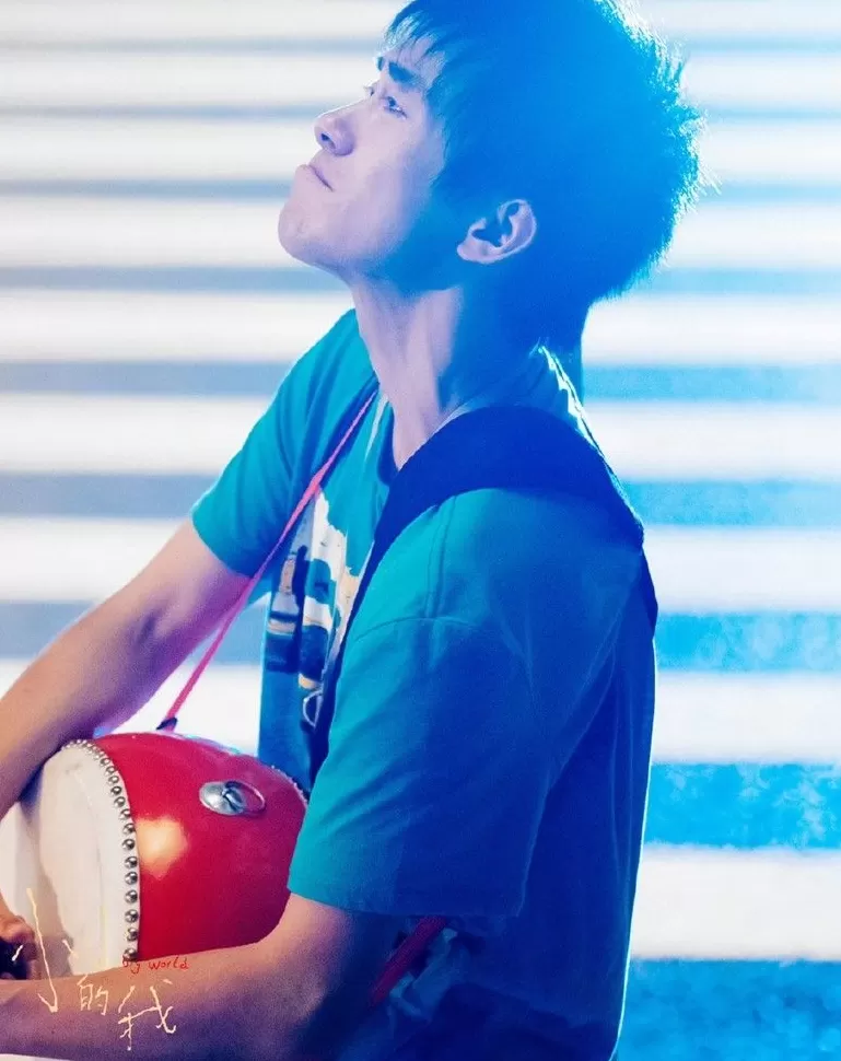 易烊千玺获金鸡奖最佳男主角奖-第1张图片-