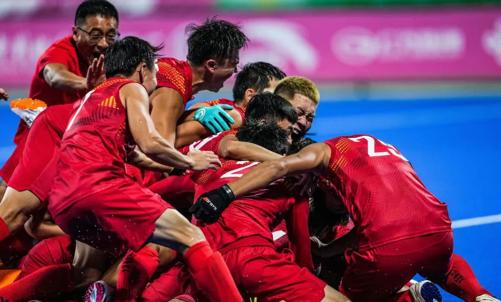 体坛联播｜U22国足完胜韩国，西班牙瑞士晋级世界杯在望-第15张图片-