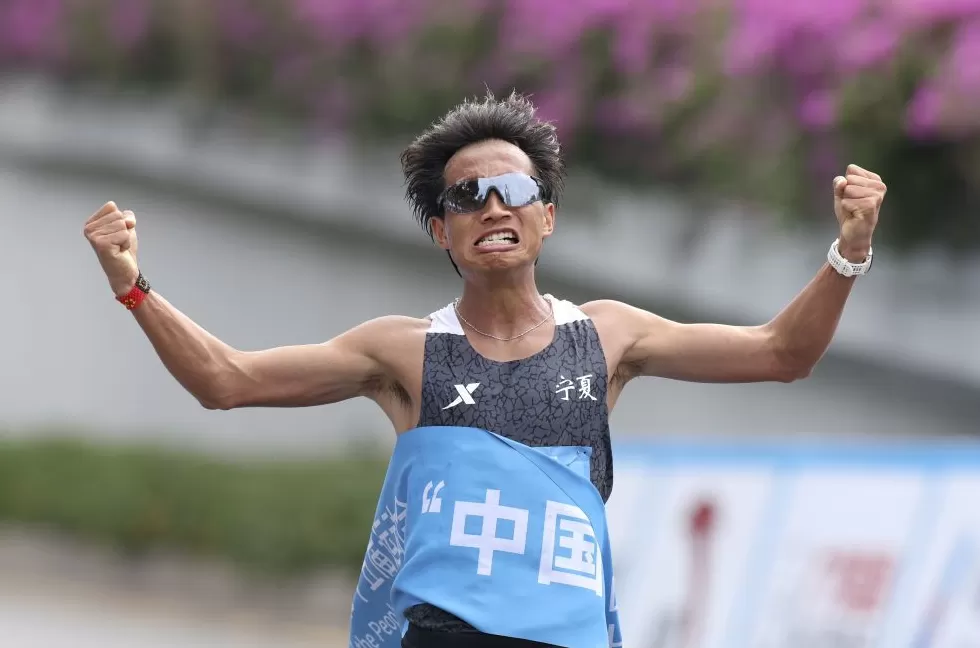 体坛联播｜U22国足完胜韩国，西班牙瑞士晋级世界杯在望-第14张图片-