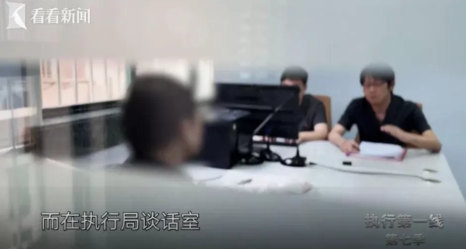 上海网红爷叔，在南浦大桥下等待爱情？真实一面曝光-第4张图片-