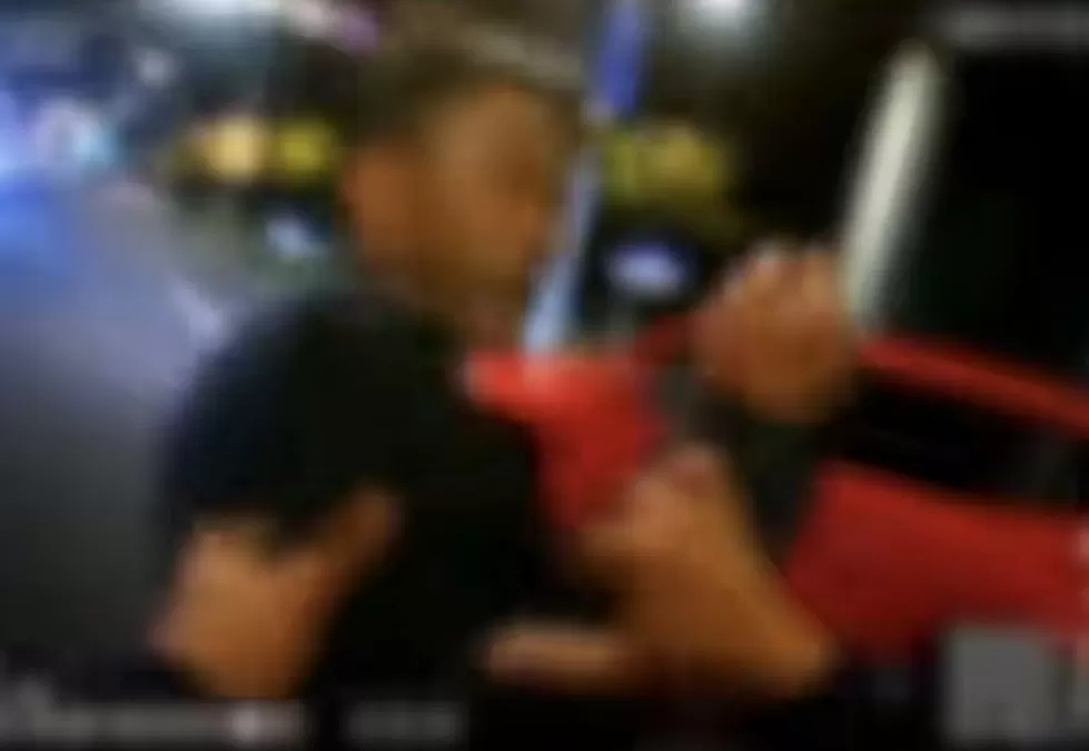 醉酒兄弟俩阻碍交警执法被拘，一人还咬伤民警手指涉嫌袭警罪-第1张图片-