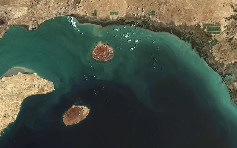 伊朗证实在霍尔木兹海峡扣押油轮,美方监控事态发展未指责-第1张图片- 伊朗证实在霍尔木兹海峡扣押油轮,美方监控事态发展未指责-第1张图片-