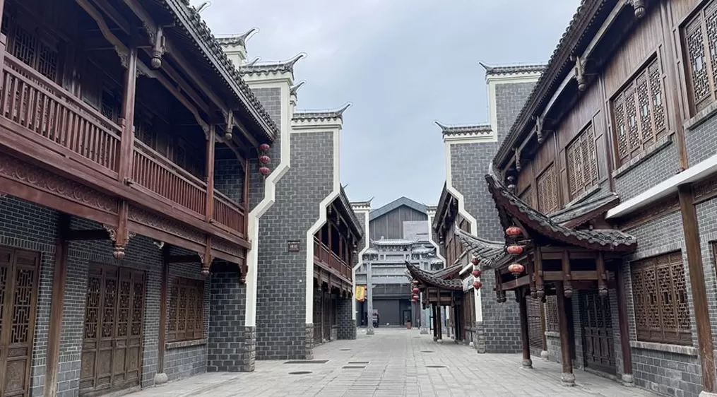 芒果超媒等八公司拟参与张家界旅游集团重整投资，大庸古城项目或进行提质改造-第1张图片-