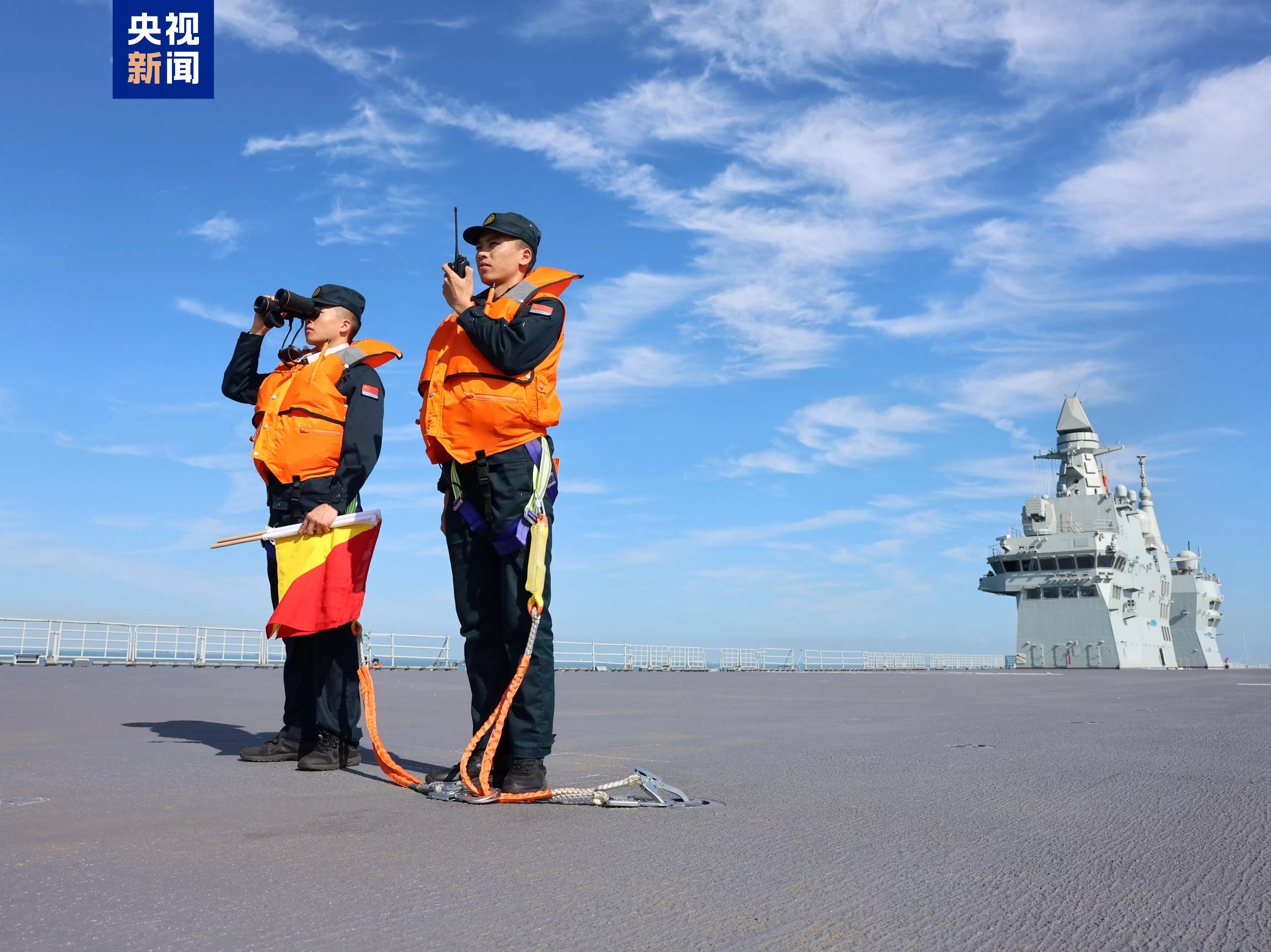 海军四川舰顺利完成首次航行试验-第3张图片-