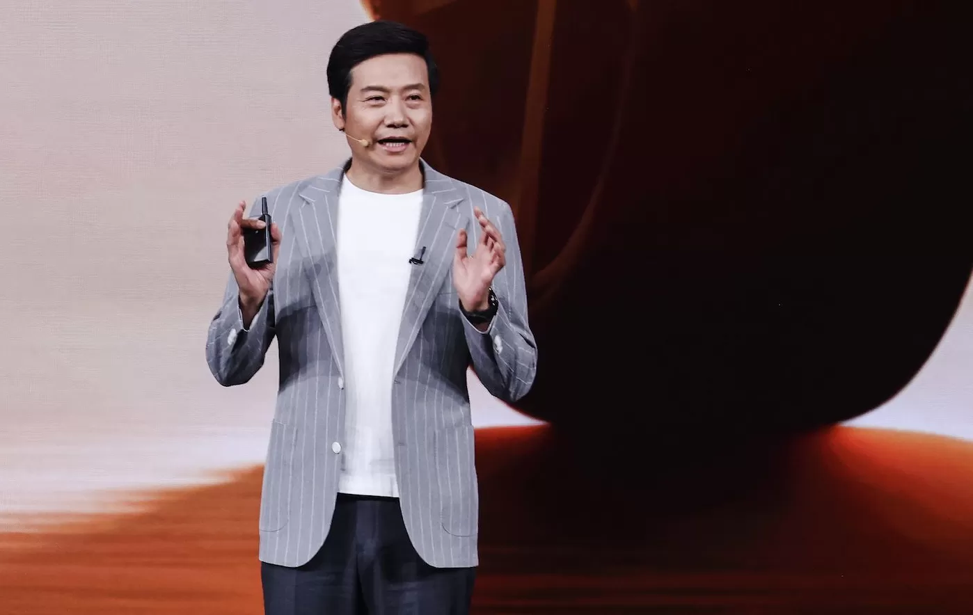 雷军连发微博谈小米汽车：好看和安全并不矛盾，有人歪曲抹黑-第2张图片-