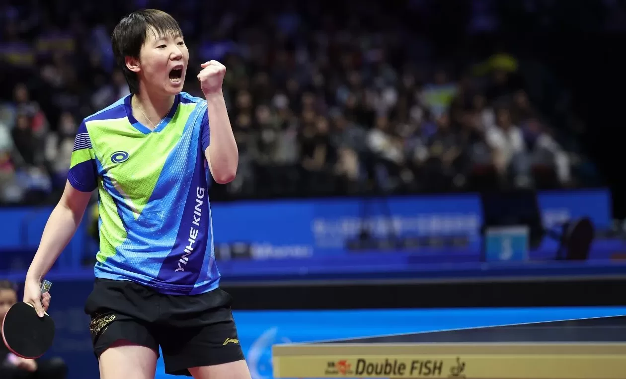 现场｜拼劲儿和咬劲儿！王曼昱复盘全运会女单决赛-第1张图片-
