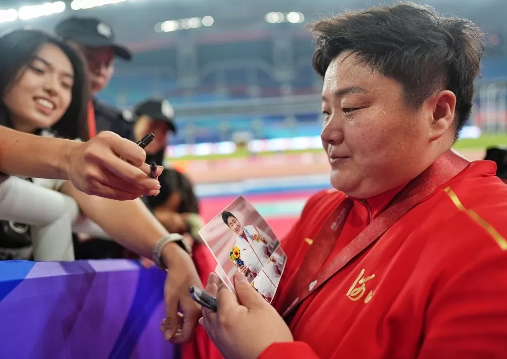 荣耀终章｜全运五连冠，巩立姣是照亮中国女子投掷的那束光-第7张图片-