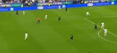 体坛联播｜葡萄牙屠杀弱旅晋级，哈兰德双响送意大利去附加赛-第11张图片-