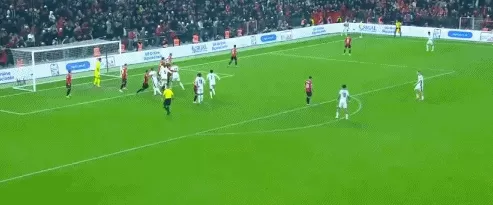 体坛联播｜葡萄牙屠杀弱旅晋级，哈兰德双响送意大利去附加赛-第19张图片-