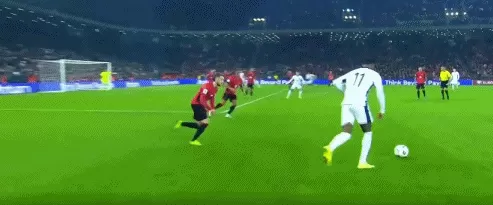 体坛联播｜葡萄牙屠杀弱旅晋级，哈兰德双响送意大利去附加赛-第20张图片-