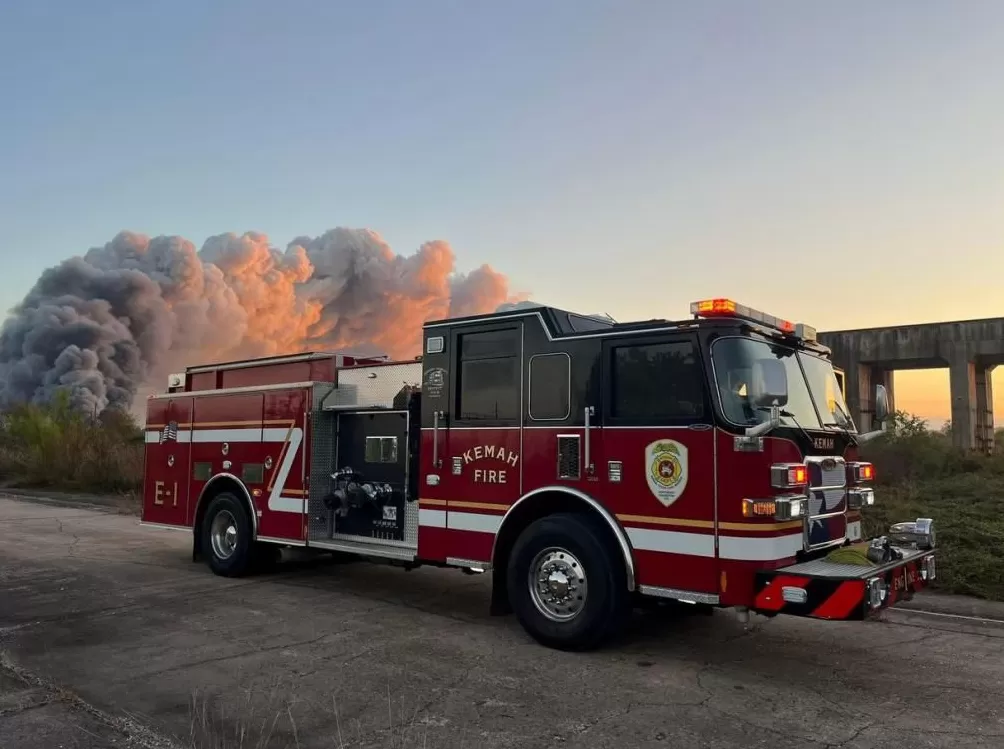 美国得州一退役发电厂发生大火浓烟弥漫多地-第3张图片-