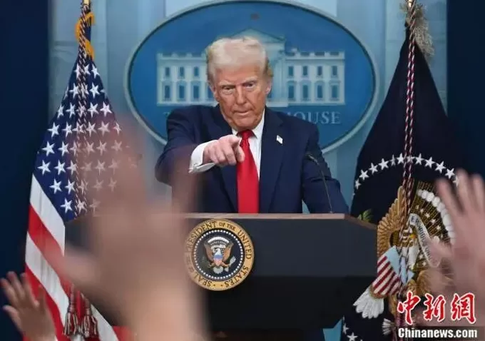 重大决裂，特朗普最新宣布撤回对共和党籍众议员泰勒·格林的支持-第2张图片-