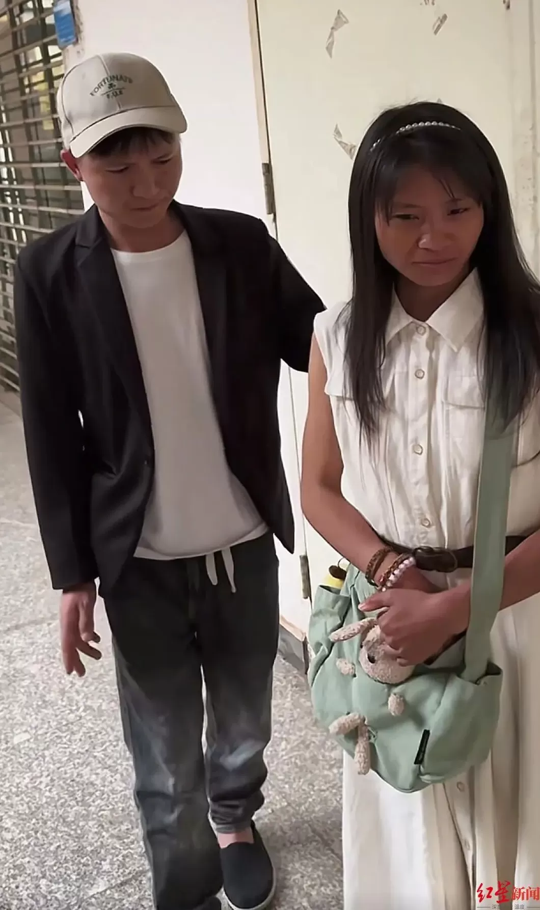 丈夫肇事逃逸被刑拘，网红小英再成焦点，云南寻甸村民：已数月未住村里-第5张图片-