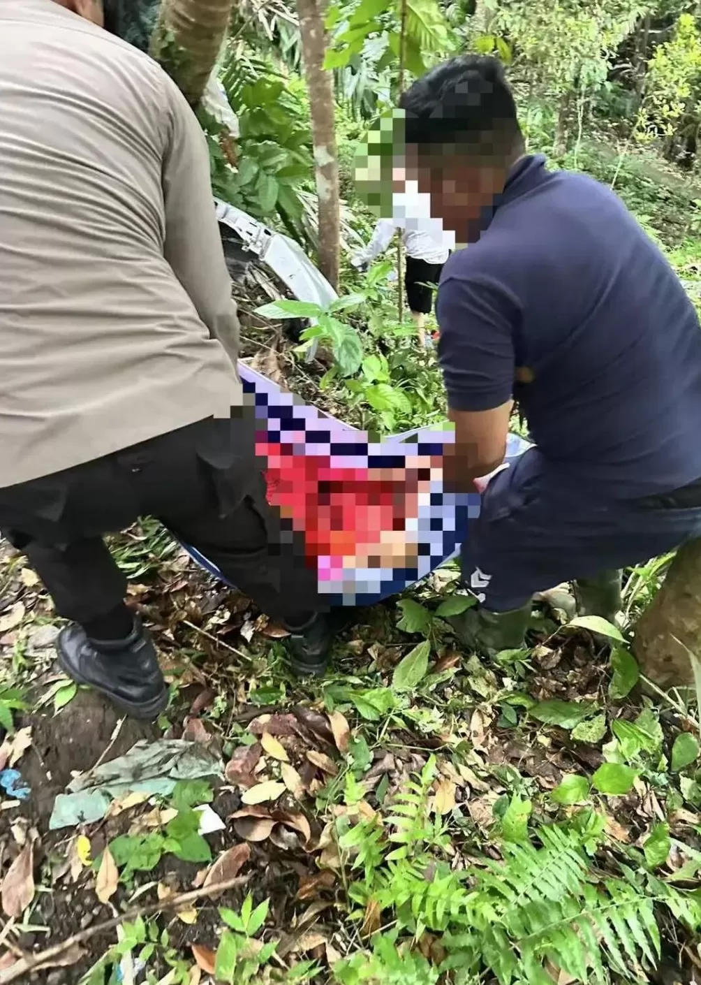中国公民5死8伤！巴厘岛凌晨车祸亲历者发声：司机直接离开了现场-第4张图片-