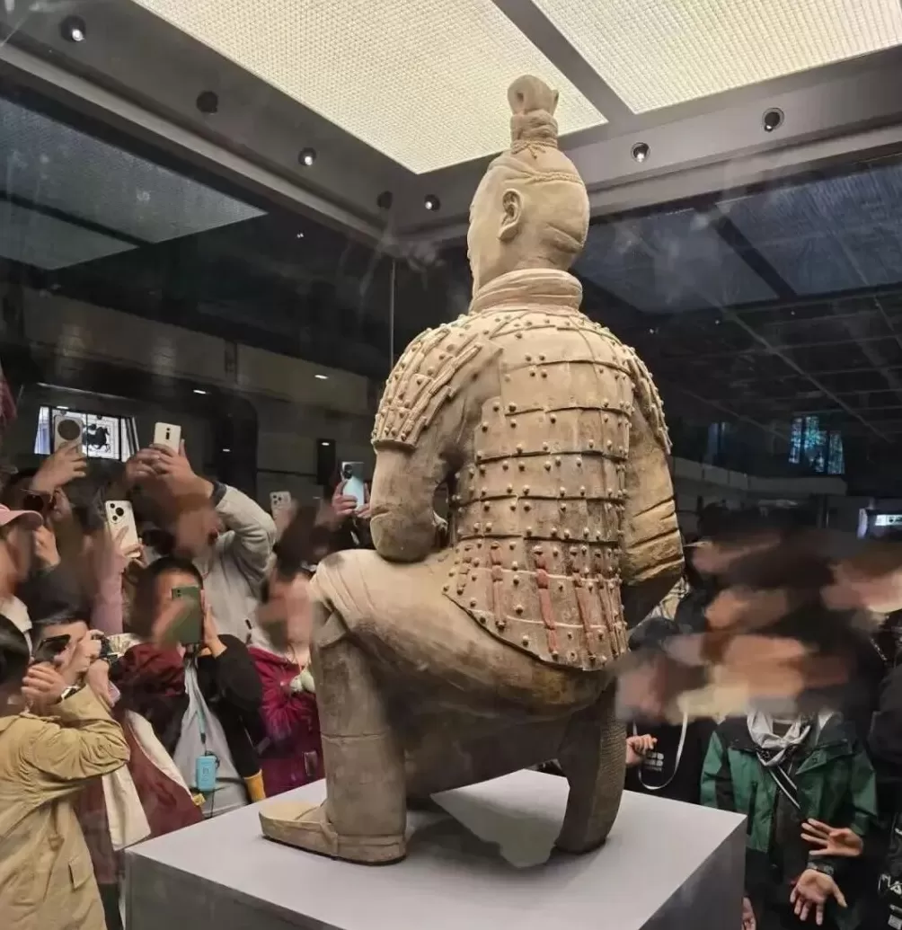排队2小时还没进门，迪士尼被“秋假大军”挤爆！全国多地热门景区也被“攻陷”-第11张图片-