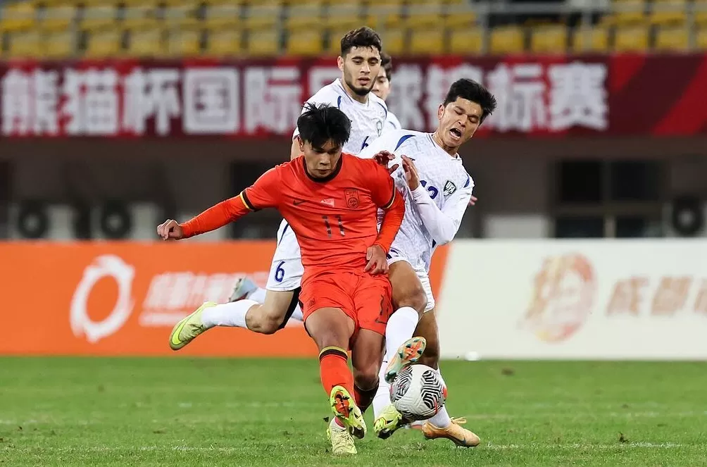 10人中国U22男足踢平乌兹别克斯坦，熊猫杯第二收官-第5张图片-