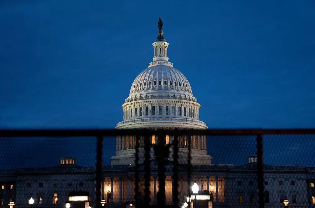 美众议院投票通过要求司法部公开全部爱泼斯坦案文件-第1张图片-