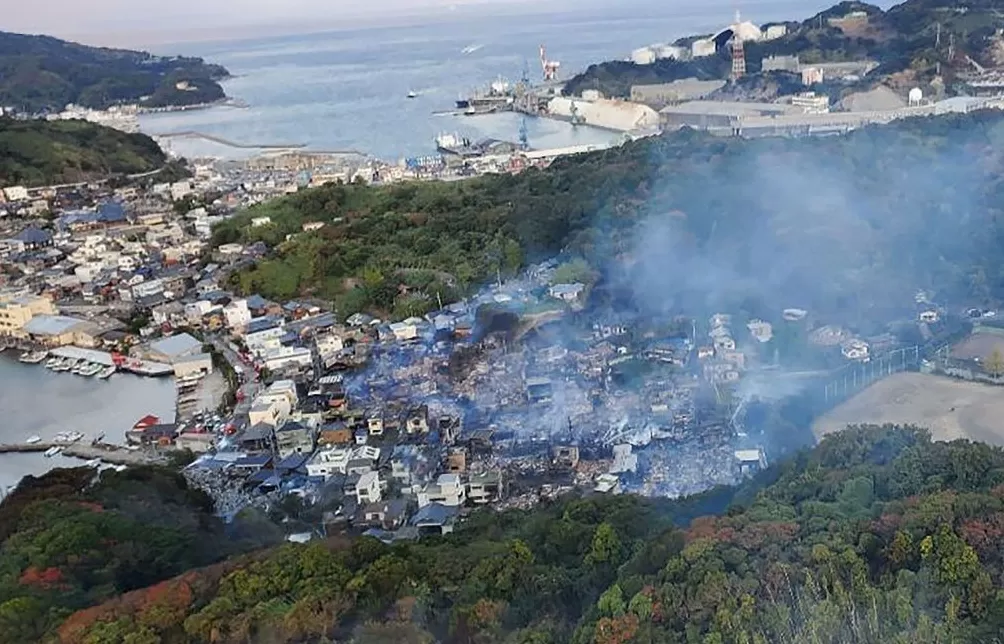 第1现场｜日本两起火灾 ：超170栋建筑被烧，致3人死亡-第2张图片-