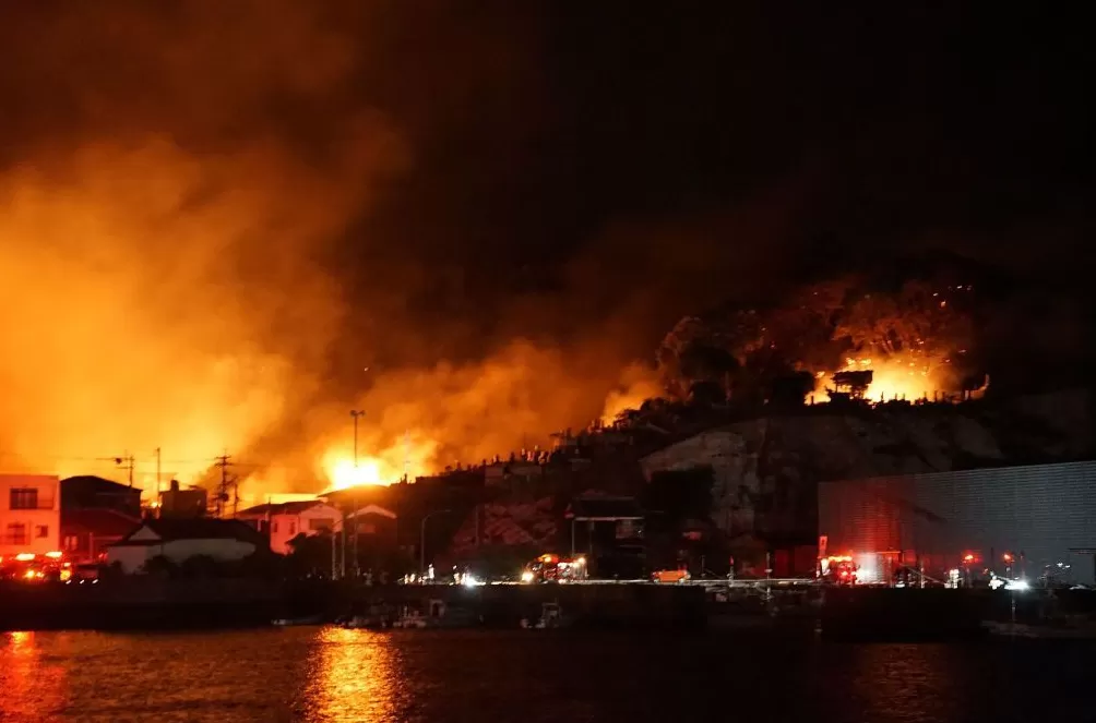 第1现场｜日本两起火灾 ：超170栋建筑被烧，致3人死亡-第6张图片-