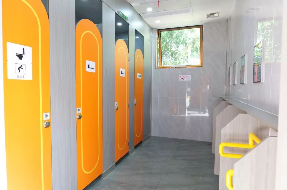 上海2600余座专人看管公厕免费供纸，1756座环卫公厕24小时开放-第2张图片-