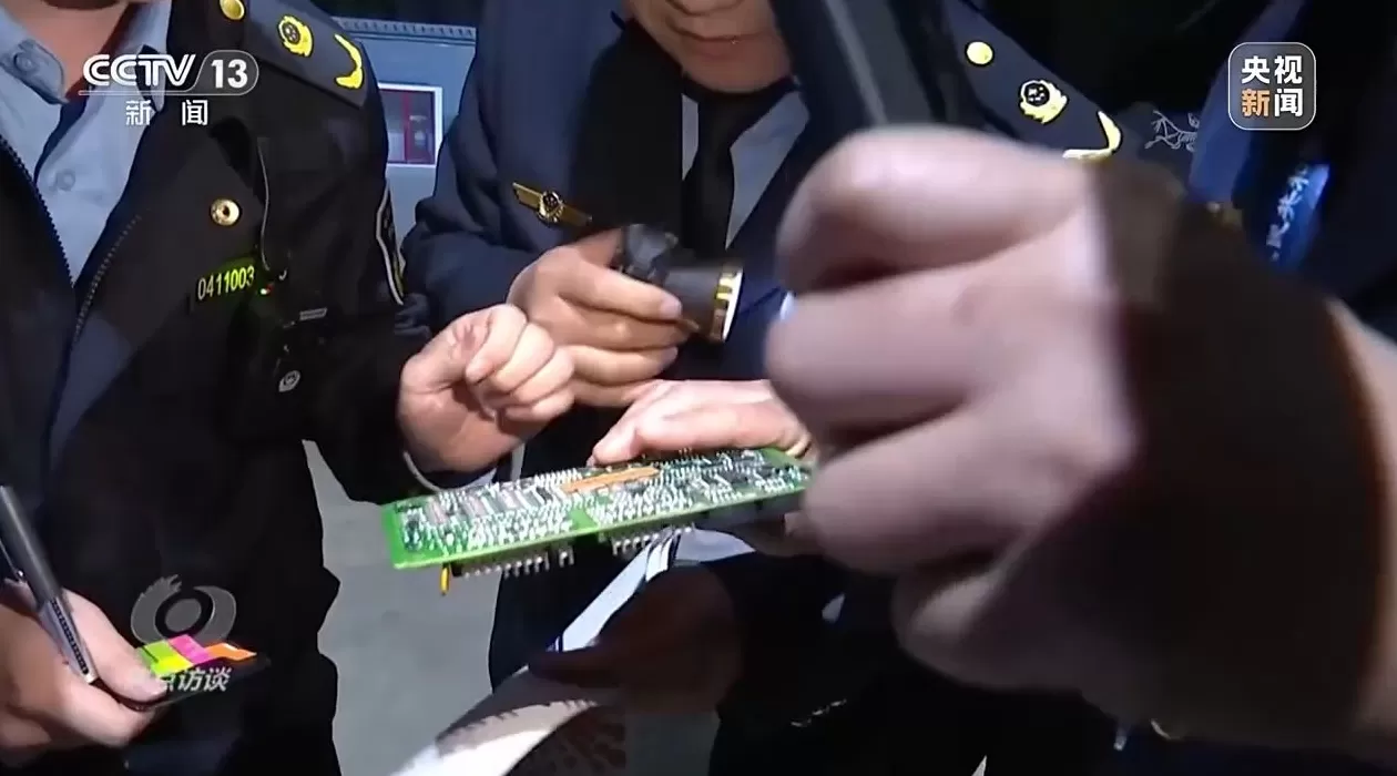 焦点访谈丨偷油又偷税！总台曝光问题加油站作弊“花招”-第7张图片-