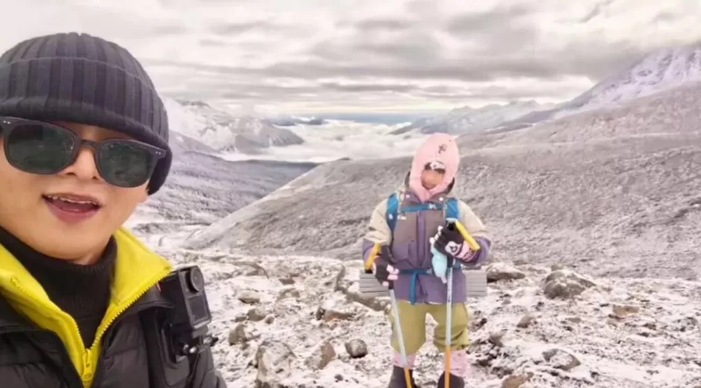 广东佛山爸爸带6岁女儿徒步川西引热议，是锻炼还是冒险？官方曾发禁令-第1张图片-