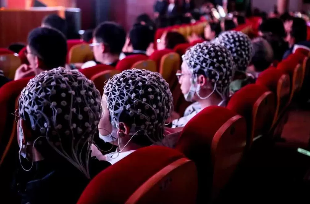 追问｜从音乐“读心”到偏瘫康复：脑机接口的“科幻泡沫”与现实应用边界-第1张图片-