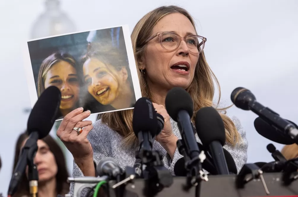 释新闻|性侵受害者怒批“整个体制”,公布爱泼斯坦文件如何影响特朗普?-第1张图片- 释新闻|性侵受害者怒批“整个体制”,公布爱泼斯坦文件如何影响特朗普?-第1张图片-