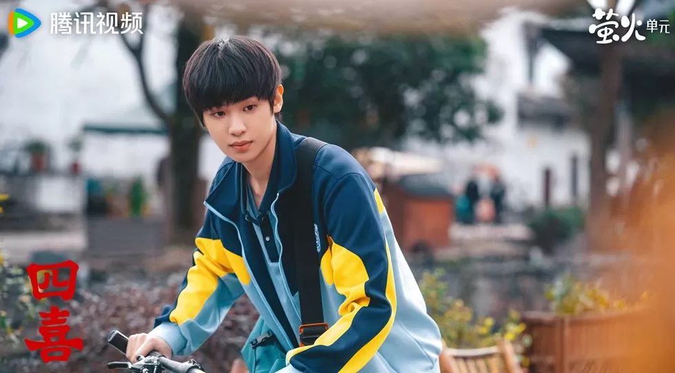 首次担当男主的黄明昊：跟前辈一起演戏收获了很多-第1张图片-