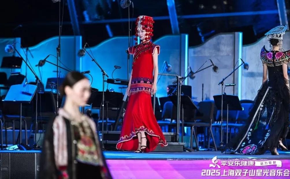 双子山下捧着姜茶听音乐，上海有着最浪漫的户外古典乐氛围-第6张图片-