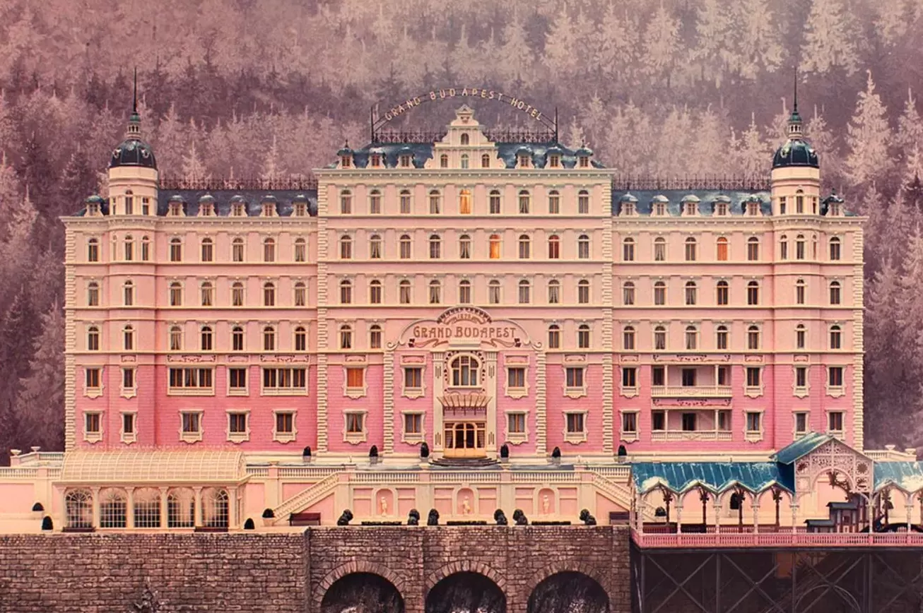 伦敦设计博物馆展示安德森电影美学与创作-第2张图片-