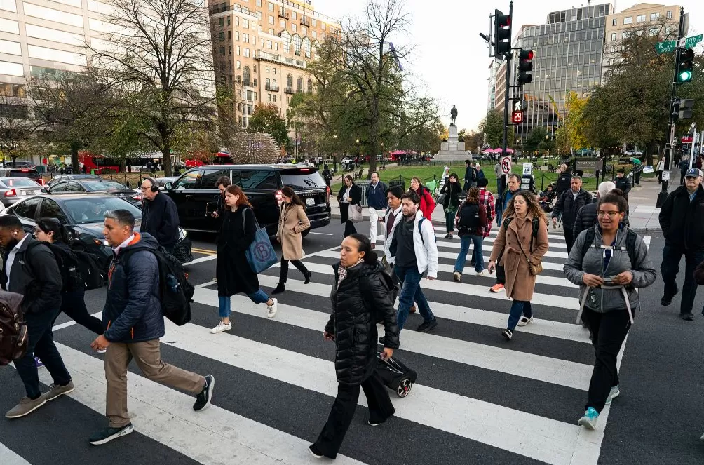 创纪录停摆画上昂贵句号？美国政府关门背后的深层代价与裂痕-第4张图片-