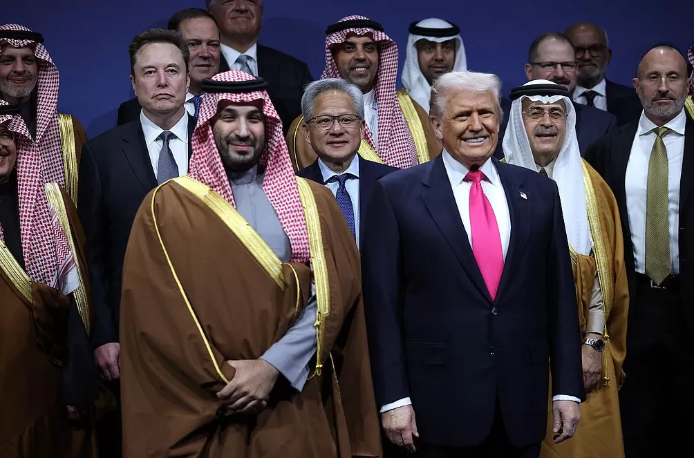 沙特对美豪掷1万亿美元投资,马斯克黄仁勋中东建巨型数据中心-第1张图片- 沙特对美豪掷1万亿美元投资,马斯克黄仁勋中东建巨型数据中心-第1张图片-