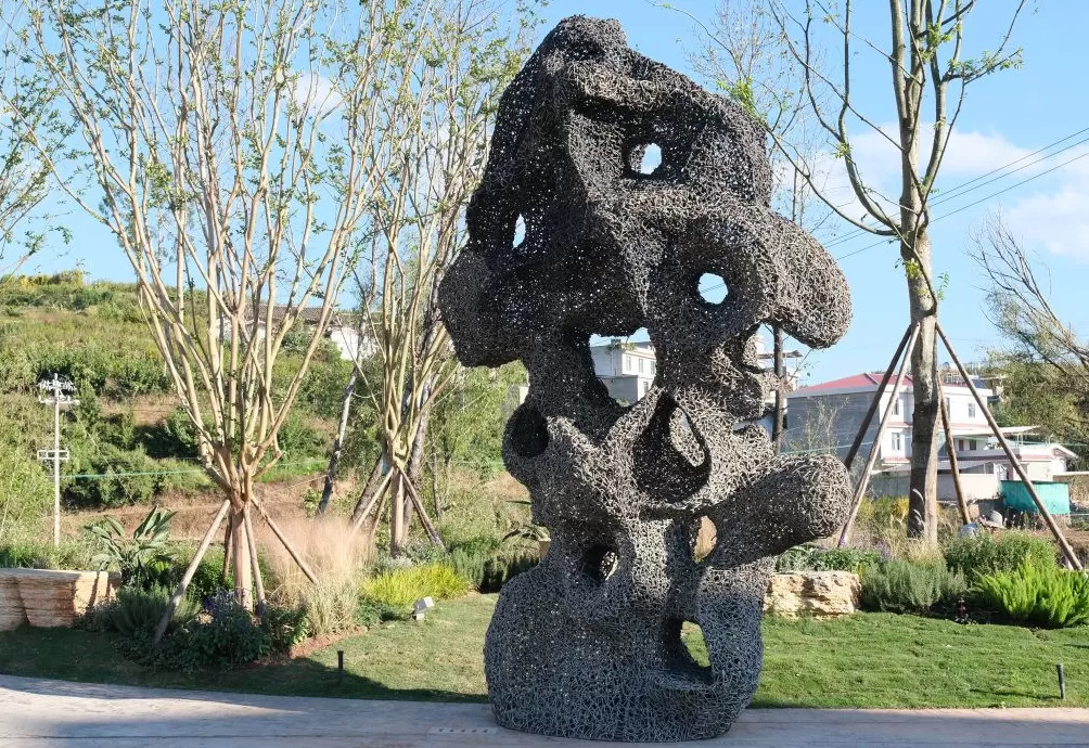 当清华美院的雕塑作品出现在大凉山-第1张图片- 当清华美院的雕塑作品出现在大凉山-第1张图片-