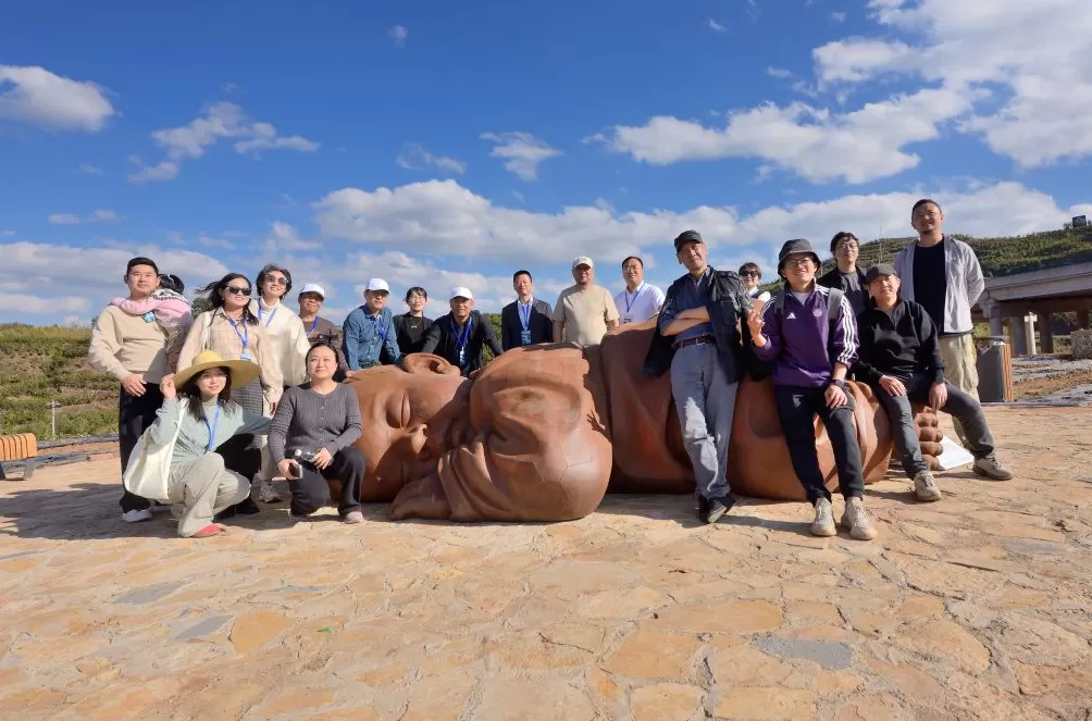 当清华美院的雕塑作品出现在大凉山-第6张图片- 当清华美院的雕塑作品出现在大凉山-第6张图片-