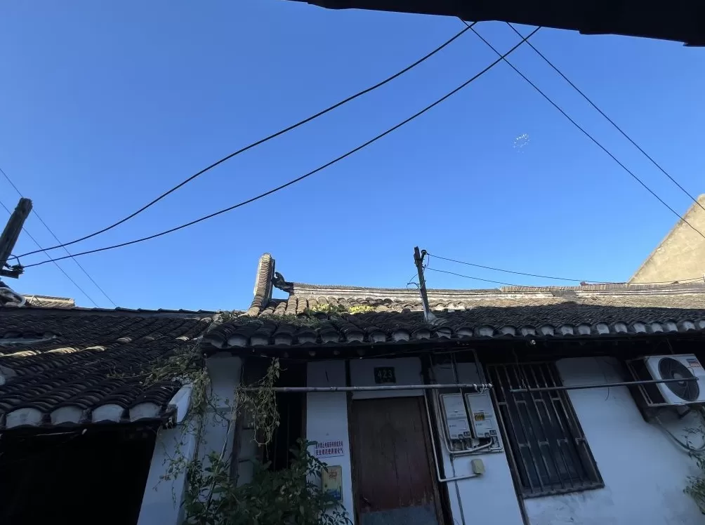 再见，每天清晨公厕前排队倒马桶的日子｜一平方米的改变有多难-第3张图片-