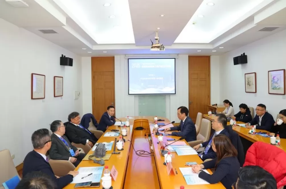 2025年沪港合作与发展研讨会召开——共商全球贸易新形势下的沪港合作与突破-第7张图片-
