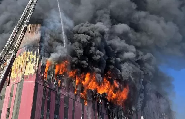 亚洲规模最大时尚物流中心突发大火：超1000万件衣服鞋子等被烧毁-第2张图片-