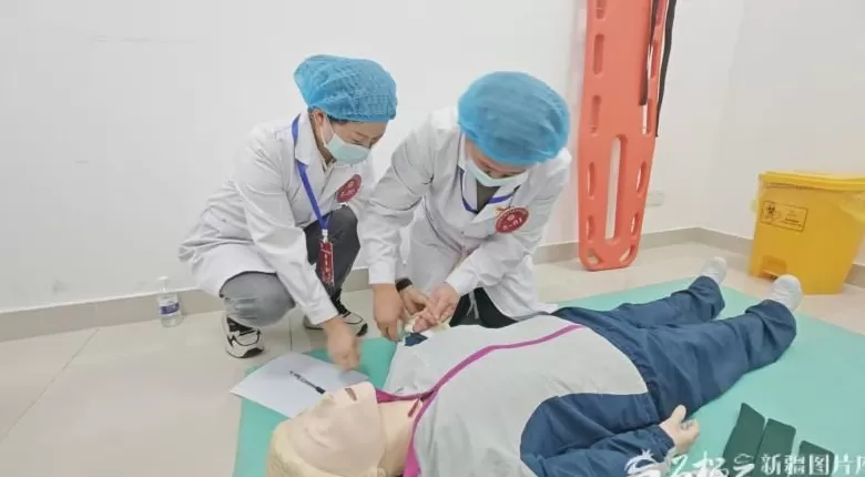 天山观察丨新疆乡村医生的“进阶”路-第1张图片-