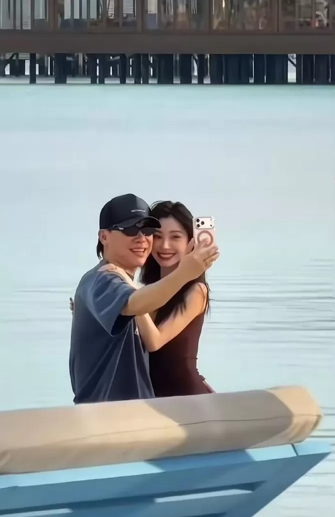 易梦玲称和胡彦斌海边视频是AI的：我也不知道怎么会这样，好好笑哦-第4张图片-