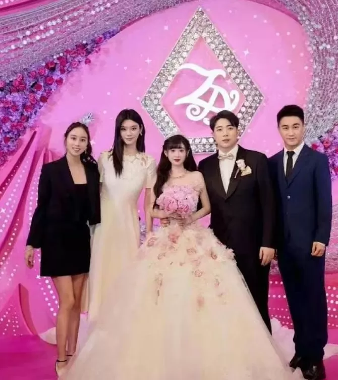 茶饮霸总娶光伏女神，现在流行“董事长”终成眷属？-第7张图片-