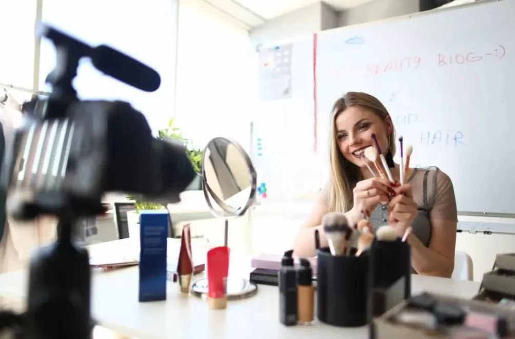 9场直播卖55亿，“快手一姐”单飞-第1张图片-