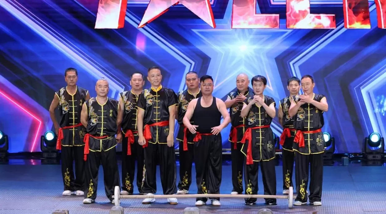 80岁还在钢管上跳芭蕾，这档中老年达人秀太惊艳-第7张图片-