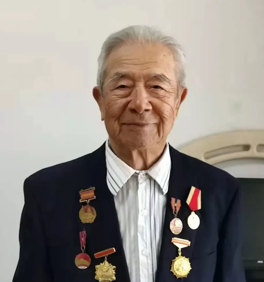 92岁“小八路”王生明逝世，姥爷、父亲均在抗日战争中牺牲-第1张图片-