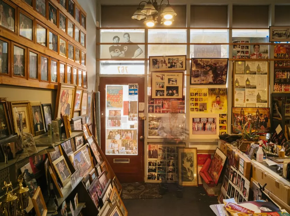 看展览｜他乡的异邦，艺术家惟祺镜头下的唐人街与华人移民-第7张图片-