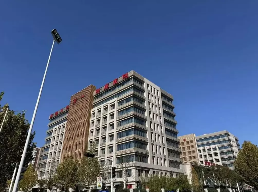 投用不到一年半，“亚洲最大医院”西院区停诊：今后将转向科研-第1张图片-