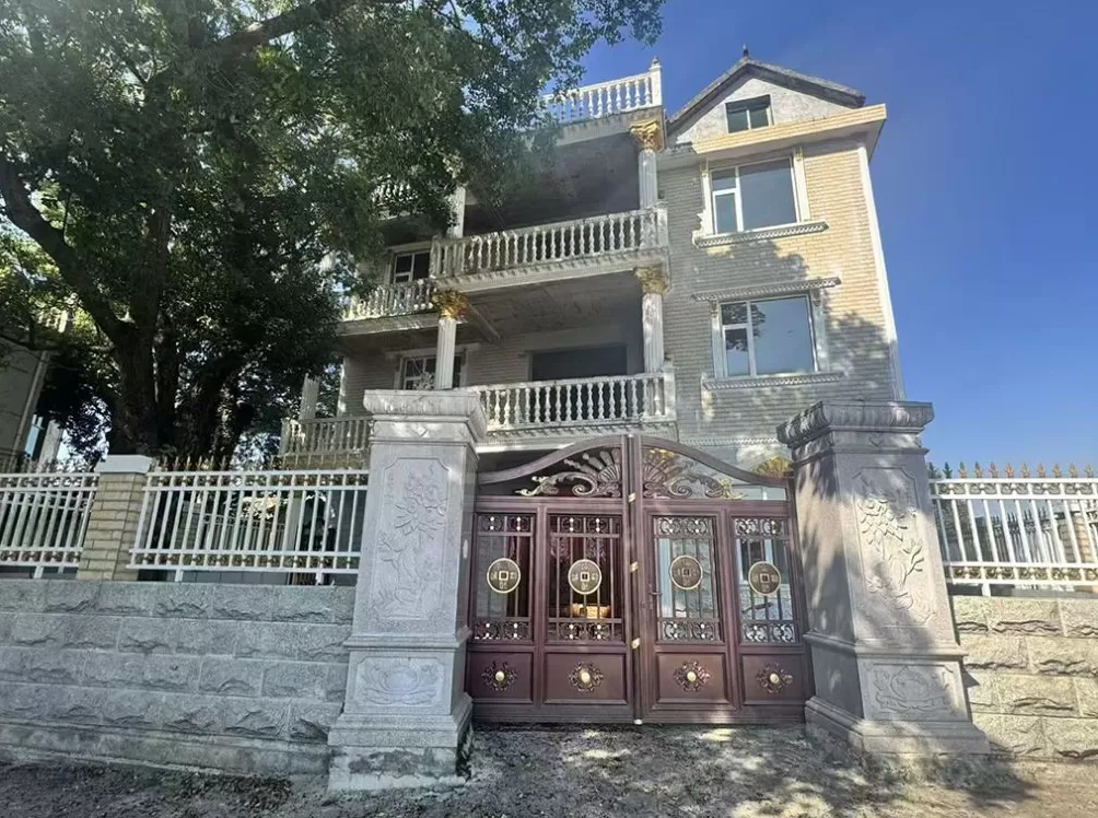 影子调查｜“博导”郭伟的双面人生：江西小镇高中毕业，村里不确定其是否上过大学-第3张图片-