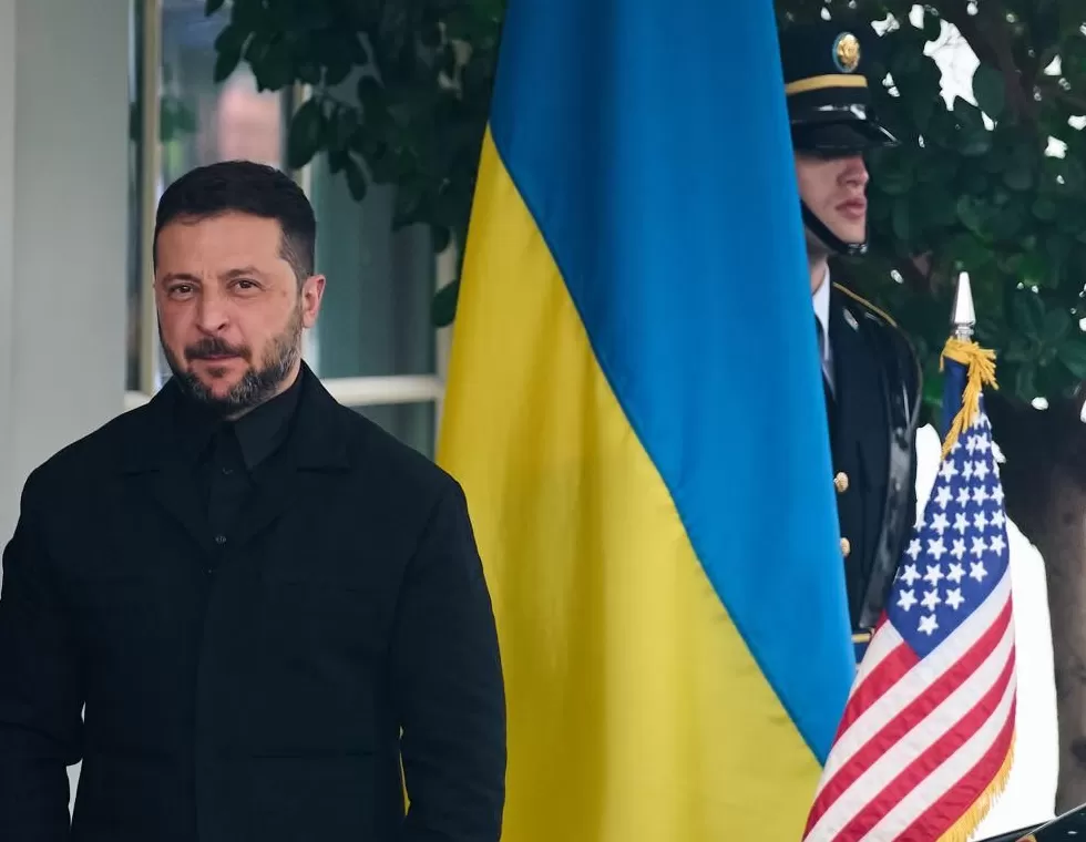 特朗普“按头安利”28点和平计划，泽连斯基不认也得认？-第1张图片-